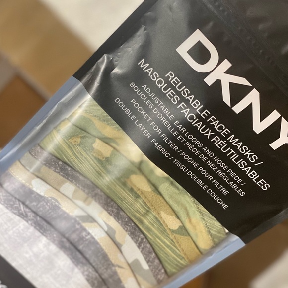 DKNY Reusable Face Masks - Picture 3 of 4